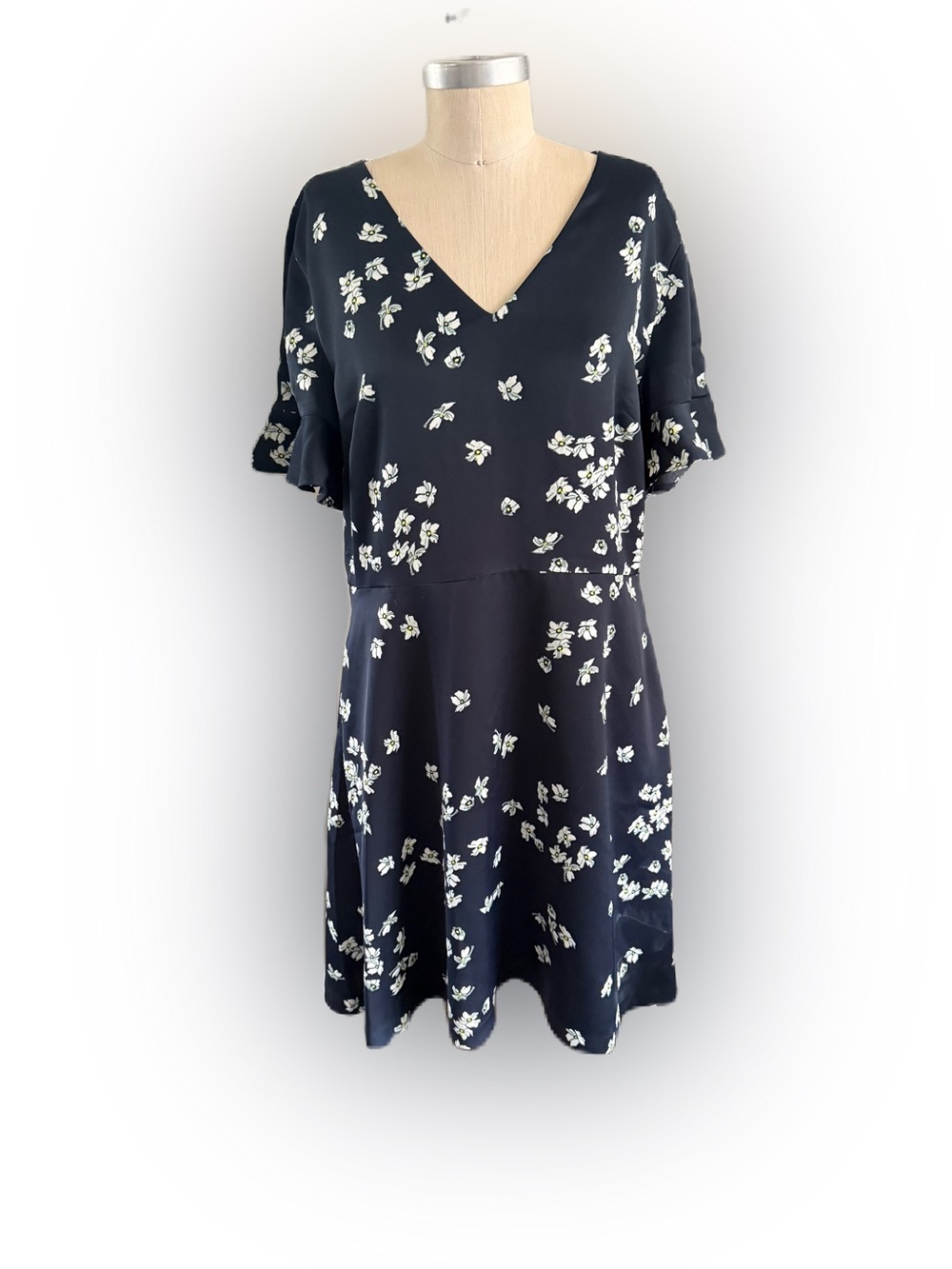 Banana Republic Women’s Short Sleeve Navy Blue Floral Lined Dress. Size 14